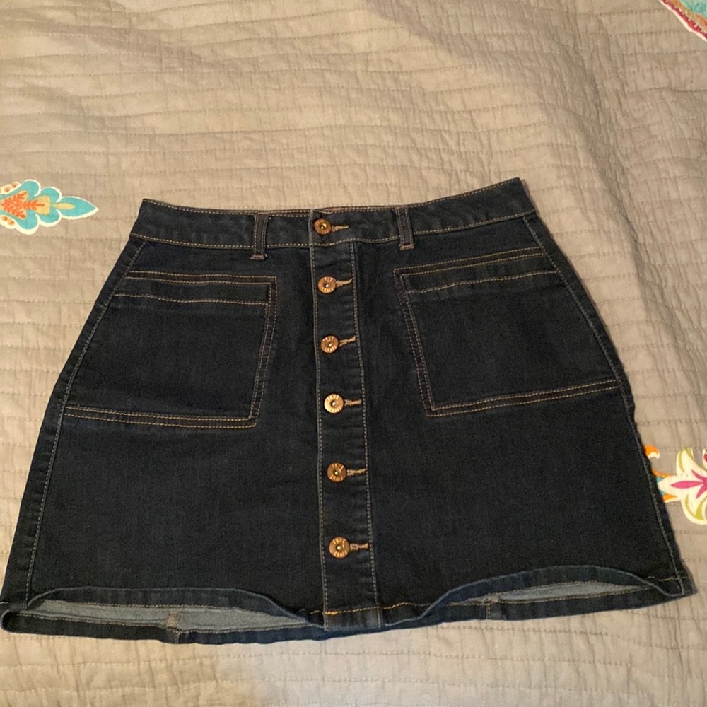 Size 11 dark wash denim skirt